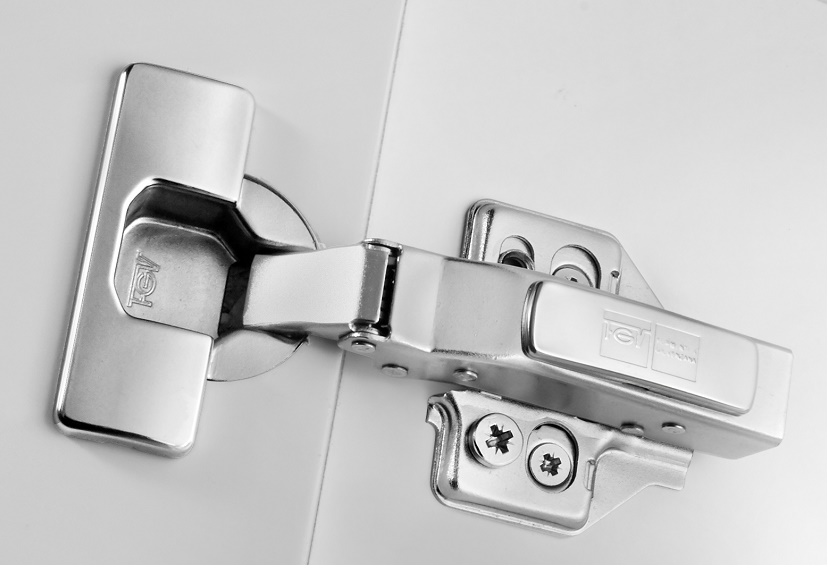 :Fgv Asia Integra 105° soft close hinge designed for smooth kitchen cabinet hinge operation.